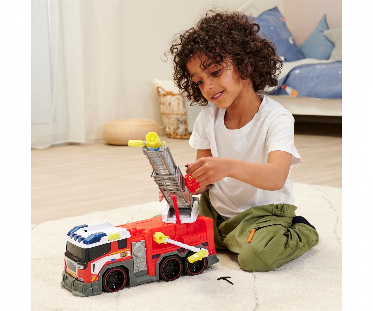 Dickie Toys Camion dei Pompieri 203307000 - 38 cm, con luci e suoni, sistema a ruota libera, funzione spruzza acqua, scala estensibile, per bambini dai 3 anni