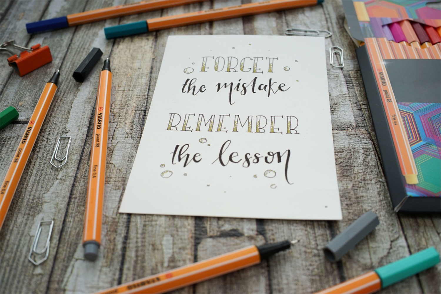 Stabilo Point 88 Fineliner ARTY - Astuccio da 18 colori assortiti, tratto 0,4 mm, punta rinforzata in metallo