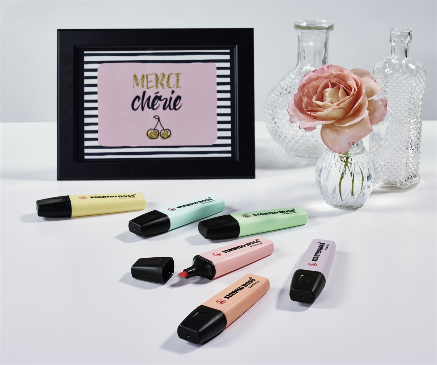 Stabilo Boss Original Pastel - Evidenziatore 4 pz - Colori Assortiti (Arancione Papaya, Fucsia Freddo, Azzurro Cielo, Grigio Polvere) - Tratto 2-5 mm