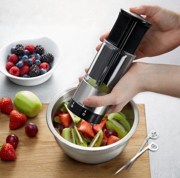 GEFU FLEXICUT 13421 - Tagliatore per Verdure e Frutta in Acciaio Inox con Inserto di Taglio Regolabile