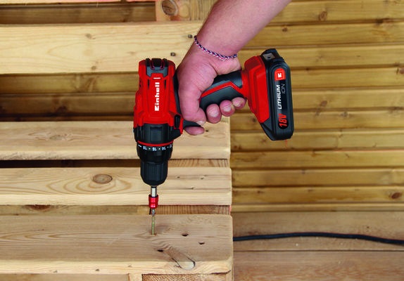 Einhell TC-CD 18-2 Li Trapano Avvitatore a Batteria 18V, 1,5Ah Li-Ion, 2 Velocità, 38Nm, Mandrino Senza Chiave, Impugnatura a Pistola, Rosso e Nero