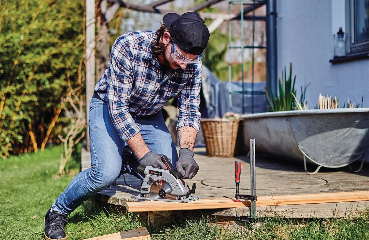 Einhell Sega Circolare a Batteria TE-CS 18/190 Li BL - Solo, 18V, 3800 Giri/min, Lama Ø190mm, Taglio Max 65mm, Colore Nero/Rosso