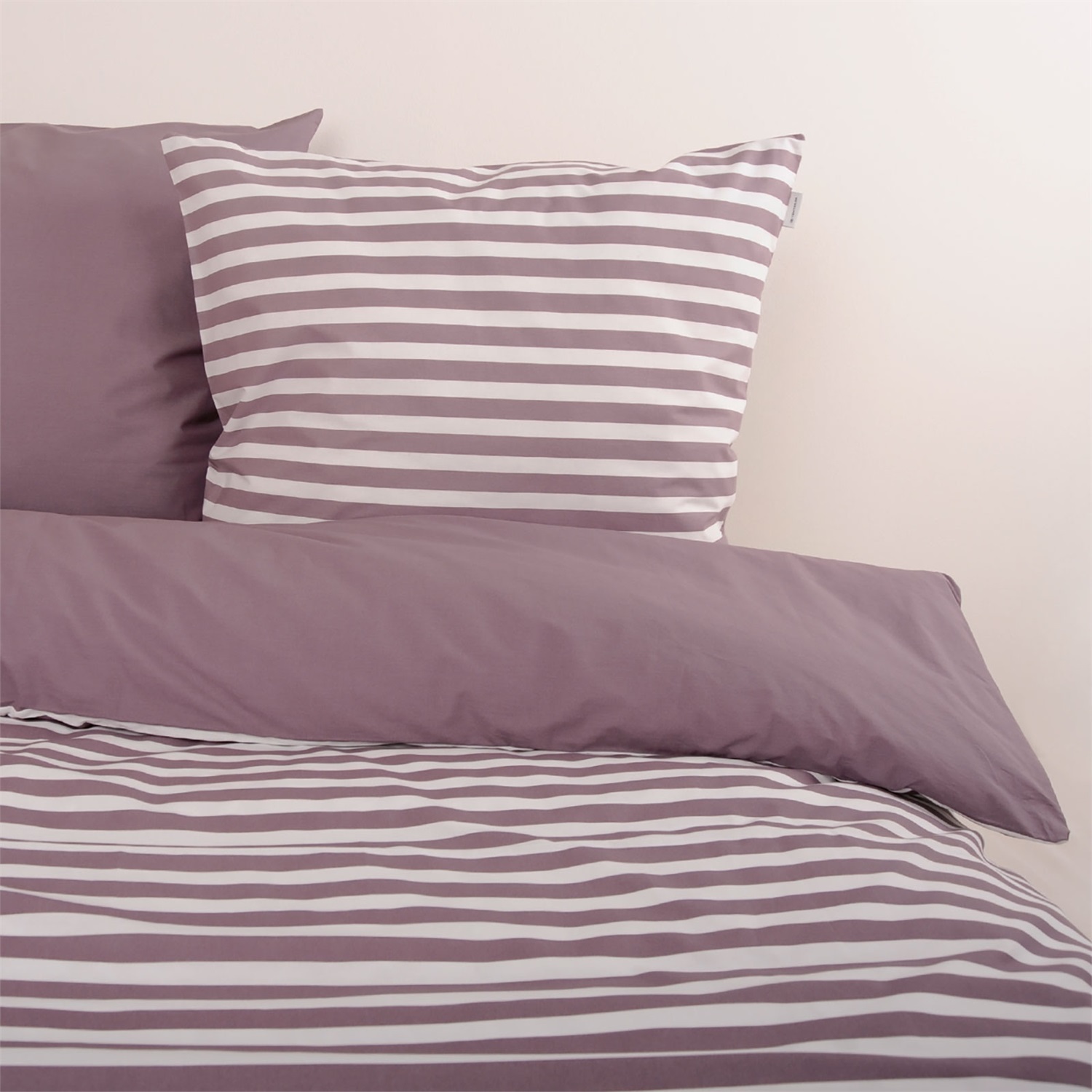 TOM TAILOR Biancheria da letto in cotone 200x220 cm con righe viola erica e federe 80x80 cm, traspirante e reversibile