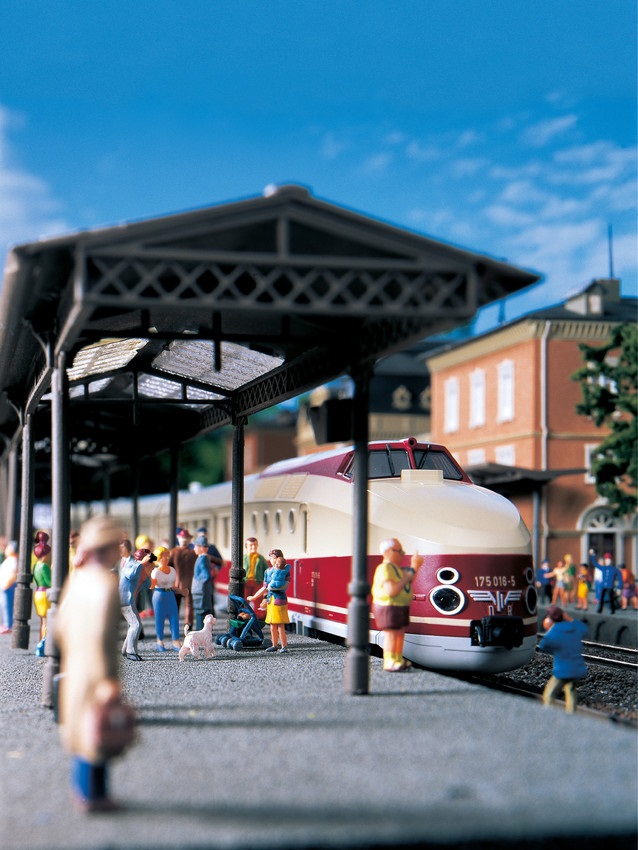 Noch 16041 - Statuetta alla Stazione - Model Railway in scala H0