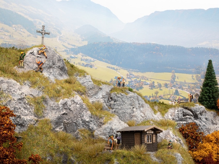 NOCH 16210 - Set di Figure a Tema Montagne HO/OO per Paesaggi Estivi