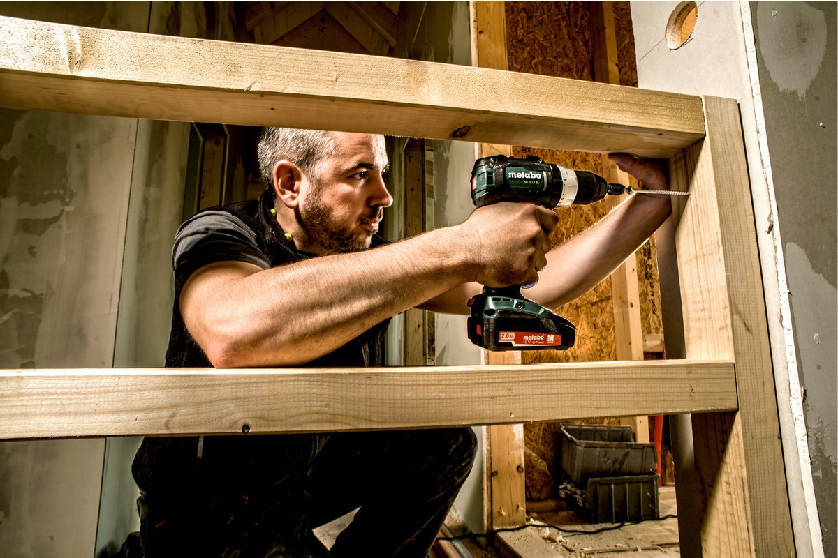 Metabo SB 18 LT BL Trapano Avvitatore a Percussione Senza Carboncini 18V - 2100 Giri/min - Leggero 1,5 kg - Nero, Verde, Rosso, Argento