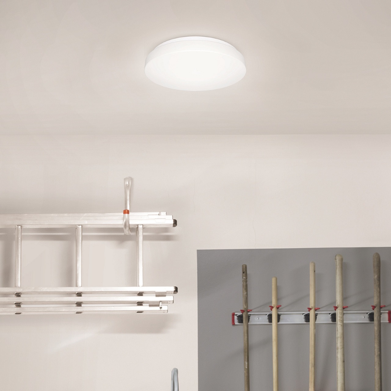STEINEL Plafoniera LED RS 20 S - Lampada da parete 9,4 W, 942 lm, Rilevatore di movimento 360°, Accensione soft, Luce notturna, Luce continua, Bianco caldo 3000 K