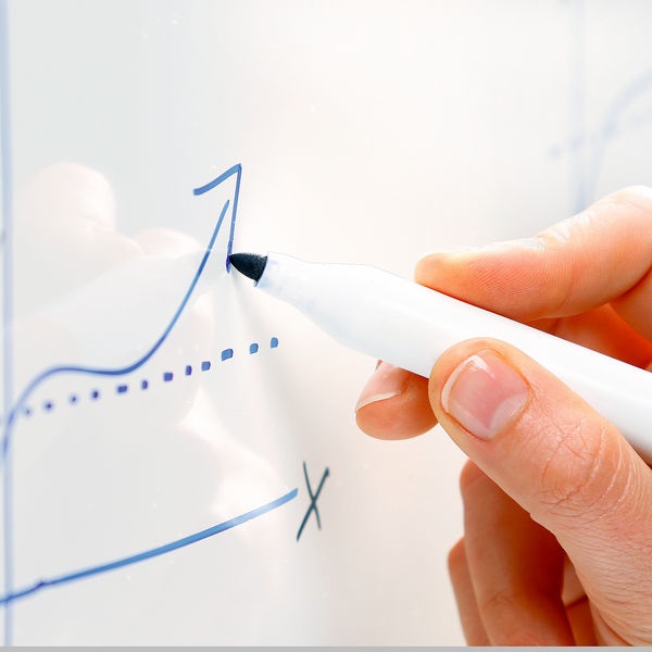 DAHLE Lavagna bianca magnetica 90x120 cm - Superficie in acciaio laccato, scrivibile e cancellabile, con cornice in alluminio