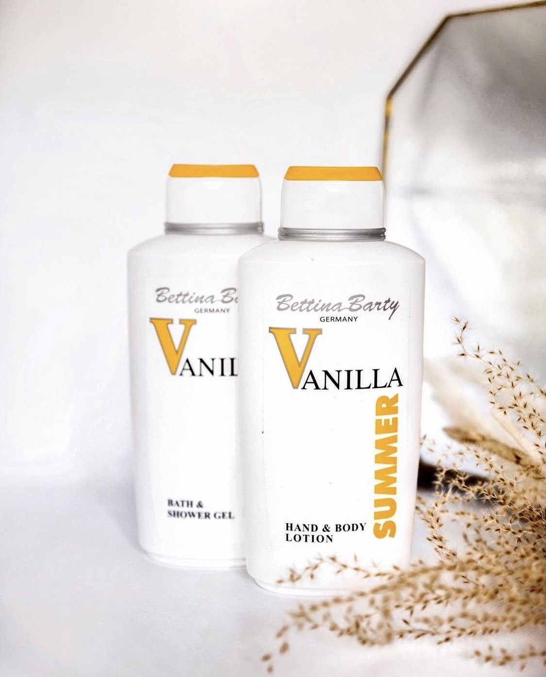 Bettina Barty Summer Vanilla Body Lotion 500 ml - Crema Idratante per la Pelle con Fragranza di Vaniglia