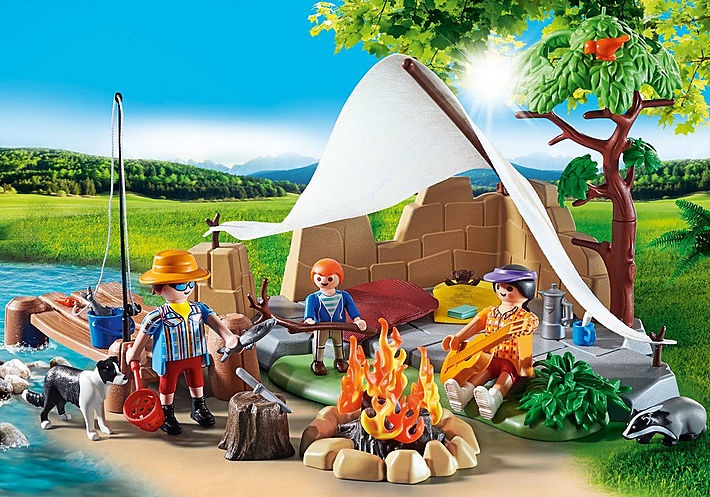 PLAYMOBIL Family Fun 70743 - Famiglia in Campeggio con Personaggi e Accessori per Avventure all'Aperto