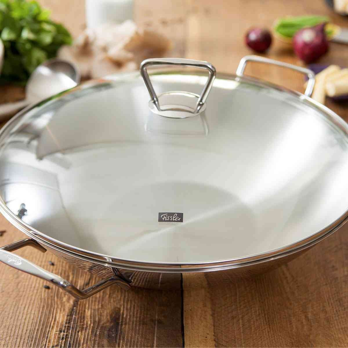 Fissler Kunming Padella Wok in Acciaio Inox 36 cm con Coperchio in Vetro e Inserto Vaporiera, Compatibile Induzione
