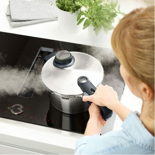 Fissler Vitavit Premium - Pentola a pressione 8L in Acciaio Inox con Funzione di Cottura a Vapore e Rosolatura