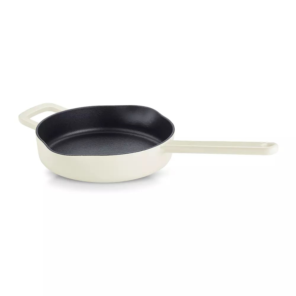 Fissler Moments Collection Padella in Ghisa Smaltata 24 cm Antiaderente Bianco Avorio - Bordo Alto, Beccucci Salvagoccia, Occhiello di Sospensione, Senza PFAS o PTFE, Compatibile Induzione
