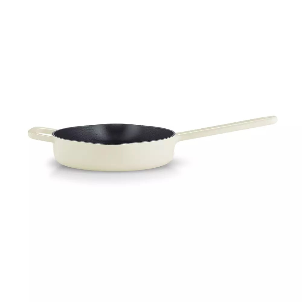 Fissler Moments Collection Padella in Ghisa Smaltata 24 cm Antiaderente Bianco Avorio - Bordo Alto, Beccucci Salvagoccia, Occhiello di Sospensione, Senza PFAS o PTFE, Compatibile Induzione
