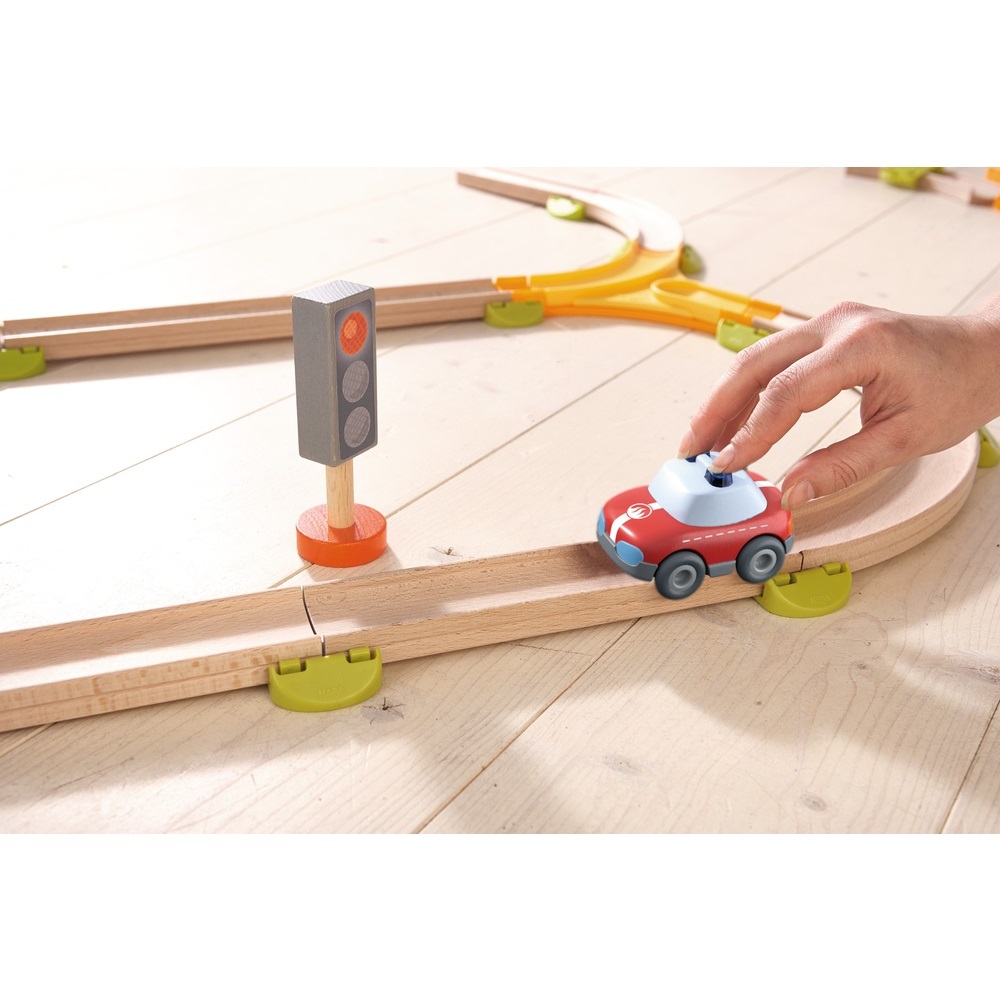 HABA Cars - Camion dei Pompieri con Motore a Lancio, Giocattolo Sostenibile in Plastica Riciclata per Bambini dai 2 Anni