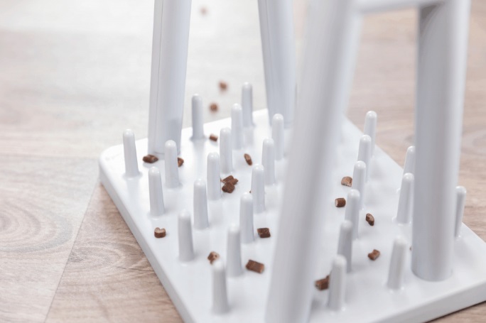 Trixie Gioco Interattivo per Gatti Cat Activity Turn Around - 22 x 33 x 18 cm, Stimola Attività Fisica e Mentale, Elementi Girevoli, Lavabile in Lavastoviglie, Antiscivolo