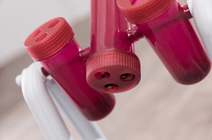 Trixie Gioco Interattivo per Gatti Cat Activity Turn Around - 22 x 33 x 18 cm, Stimola Attività Fisica e Mentale, Elementi Girevoli, Lavabile in Lavastoviglie, Antiscivolo