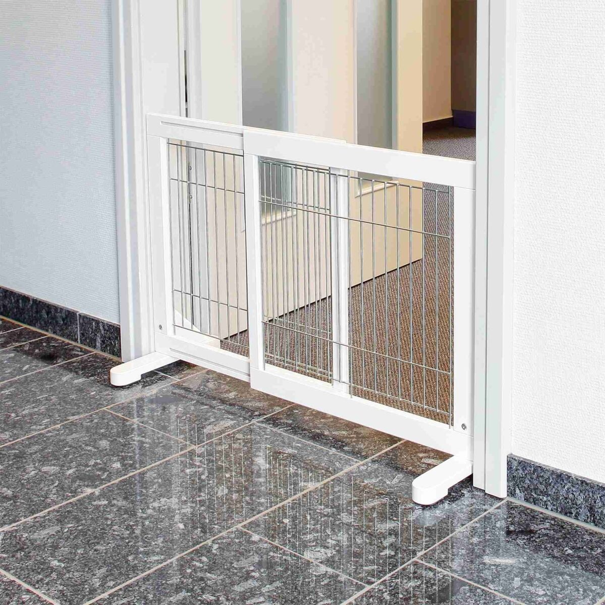 TRIXIE Barriera di Sicurezza per Cani in Legno Bianco 65-108x61 cm - Regolabile e Antiscivolo