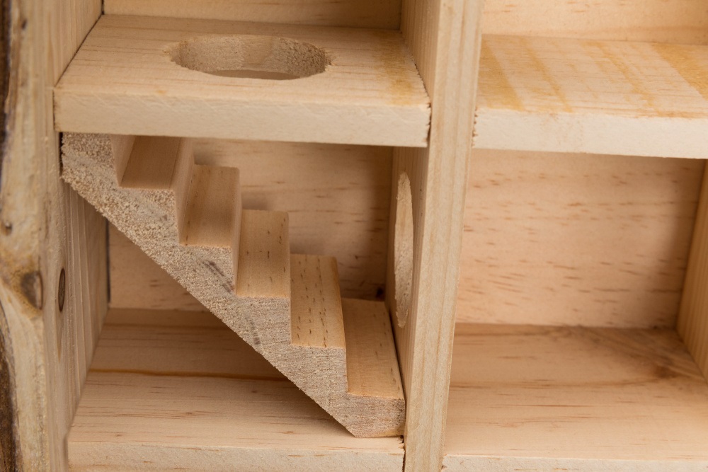 Trixie Torre da Gioco in Legno per Roditori - 30 x 30 x 10 cm, 3 Piani, 9 Stanze, 2 Scale e Ciotole