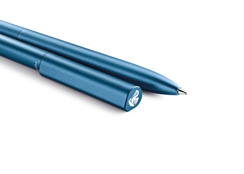 Pelikan Penna a Sfera Ineo Elements Blu Oceano - Punta M, Inchiostro Blu Ricaricabile, Finitura Metallica Satinata, Con Astuccio in Metallo