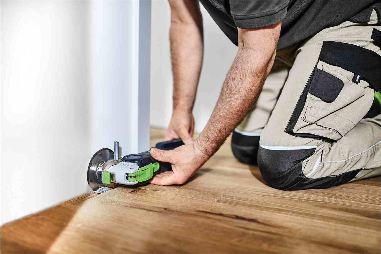 Festool VECTURO OSC 18 E-Basic Utensile Multifunzionale a Batteria 18V, Nero e Blu, Velocità Oscillazione 10000-19500 OPM, Angolo di Oscillazione 2°