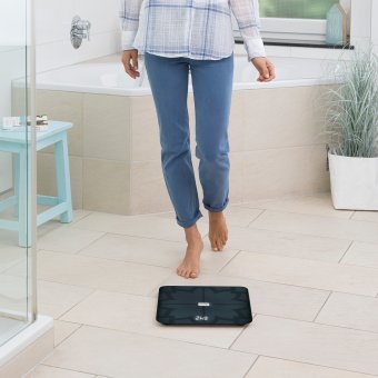 Medisana BS 450 Bilancia pesapersone elettronica nera con Bluetooth, analisi corporea e portata fino a 180 kg