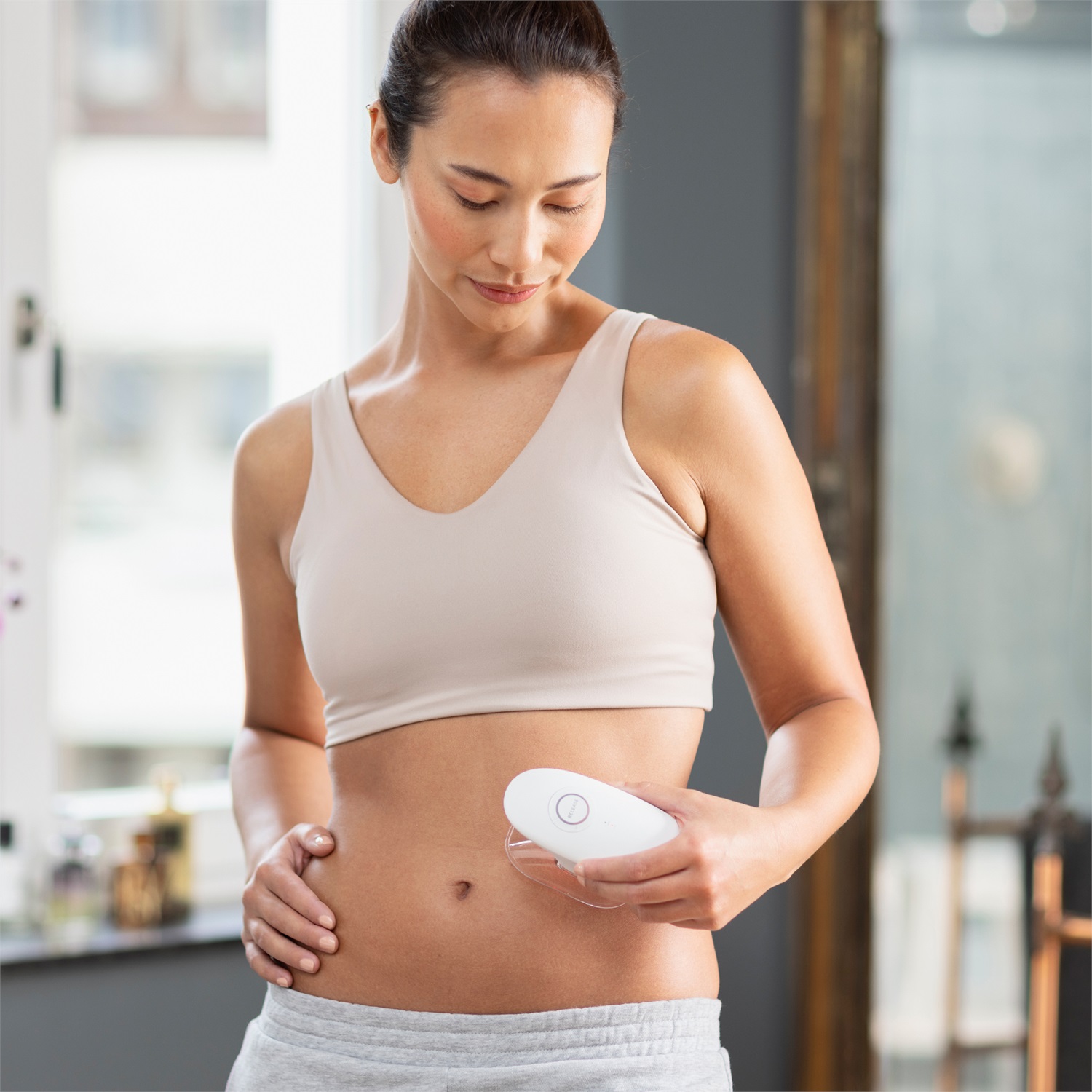 Medisana VC 150 Massaggiatore a Coppettazione 3in1 con Massaggio a Vuoto, EMS e Luce Rossa - Anticellulite e Drenaggio Linfatico