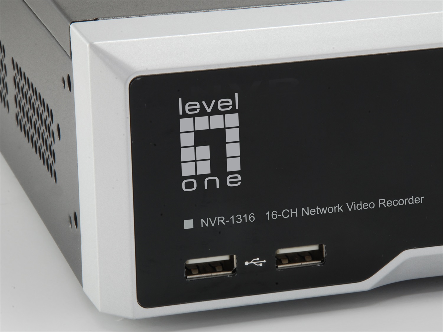 LevelOne NVR-1316 Videoregistratore di rete (NVR) Nero, 16 Canali, Risoluzione 3840 x 2160 Pixel, Supporto fino a 128 Utenti, Capacità Massima 24 TB, Ethernet LAN 10/100/1000 Mbit/s