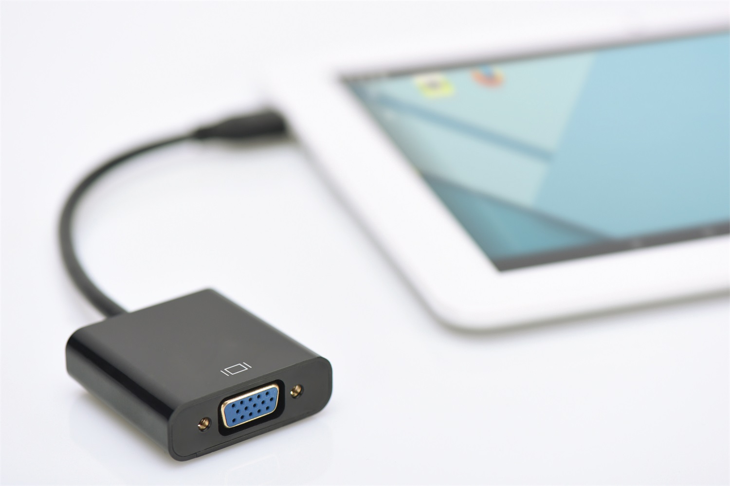 Digitus DA70460 Adattatore Micro HDMI a VGA - Converte segnali video e audio, Risoluzione 1920 x 1080, Compatibile con monitor e proiettori