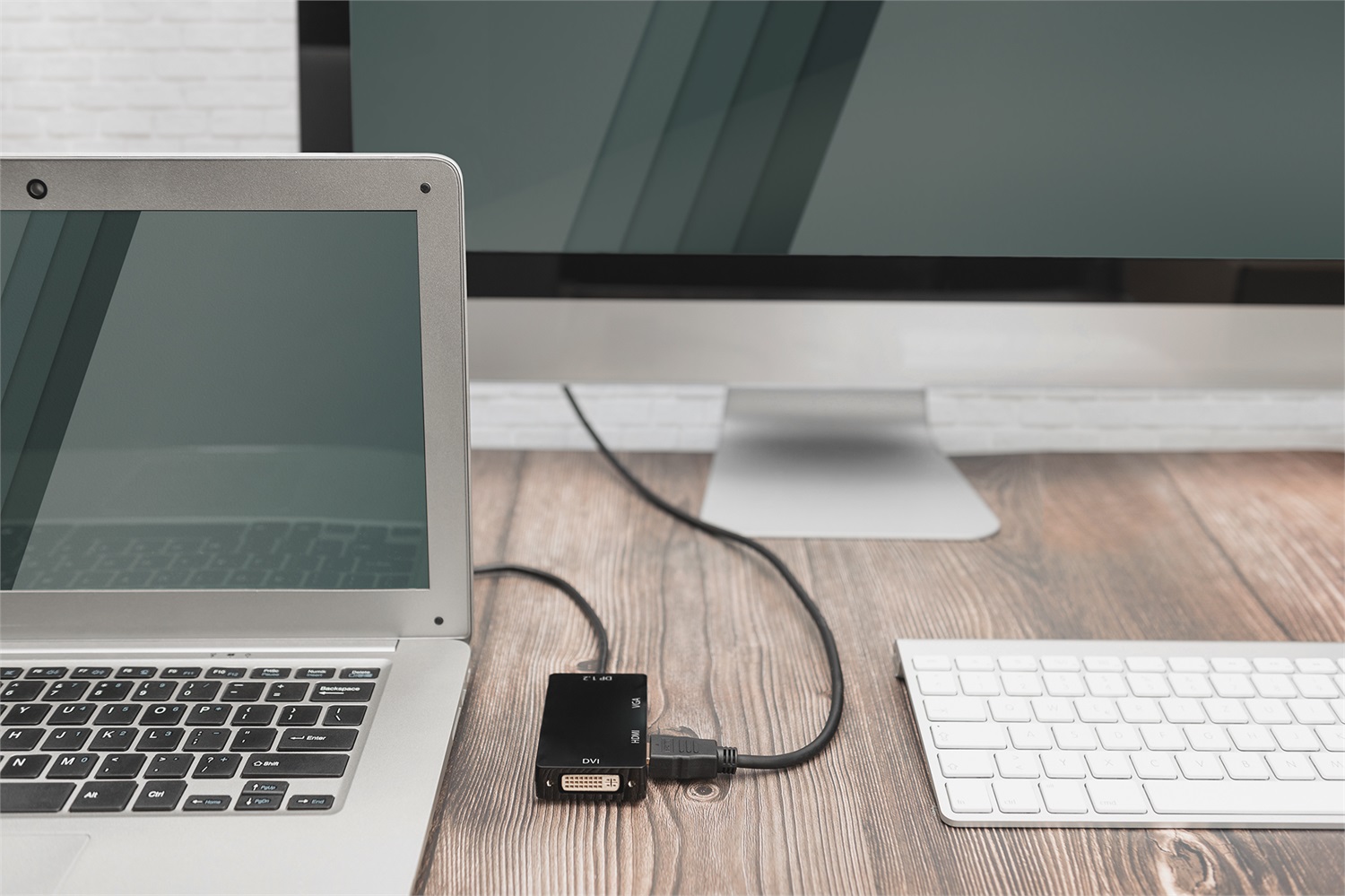 Digitus Cavo Convertitore 3in1 DisplayPort a DVI-D, HDMI e VGA - 0,2 m, Supporto 4K/2K a 30Hz, Installazione Plug and Play