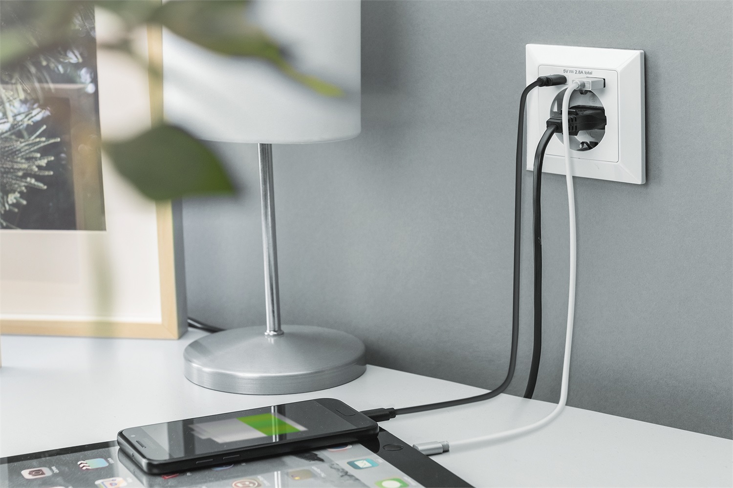 Digitus Presa di Sicurezza da Incasso Bianco con 1 USB Type-C e 1 USB A