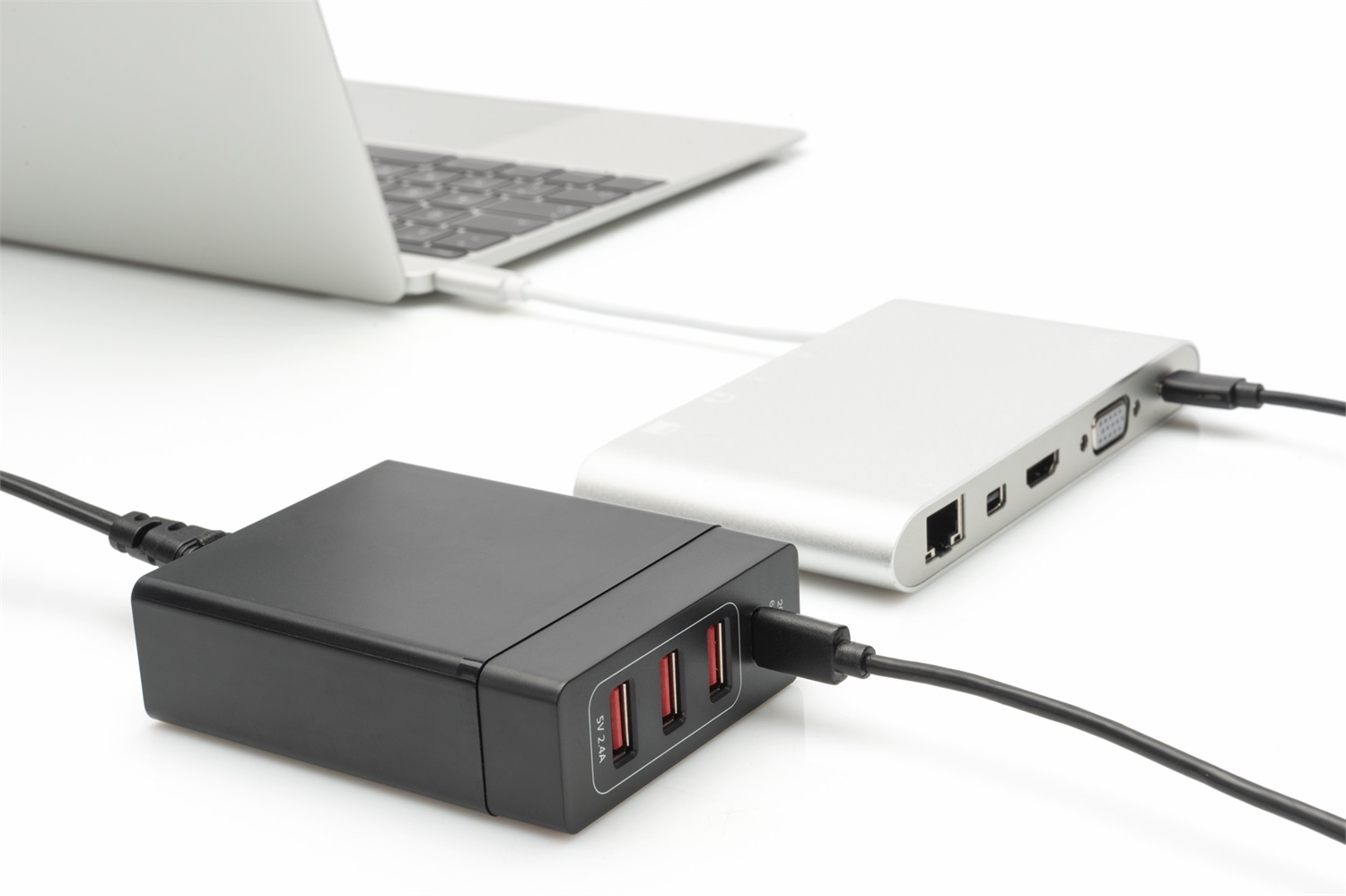 Digitus Caricabatterie USB Universale 4 Porte - 1x USB Type-C e 3x USB-A, Nero