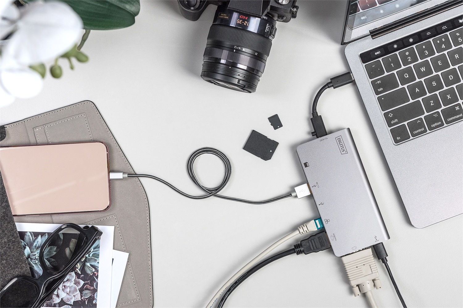 Digitus DA-70877 Dock da Viaggio Multiporta USB Type-C, 8 Porte, 4K 30Hz, Grigio, Cablato, con 2x Video e Lettore di Schede