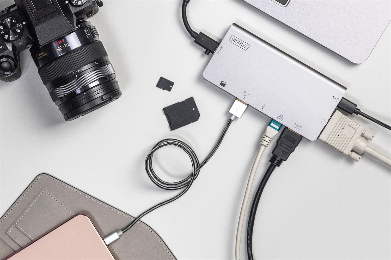 Digitus DA-70877 Dock da Viaggio Multiporta USB Type-C, 8 Porte, 4K 30Hz, Grigio, Cablato, con 2x Video e Lettore di Schede