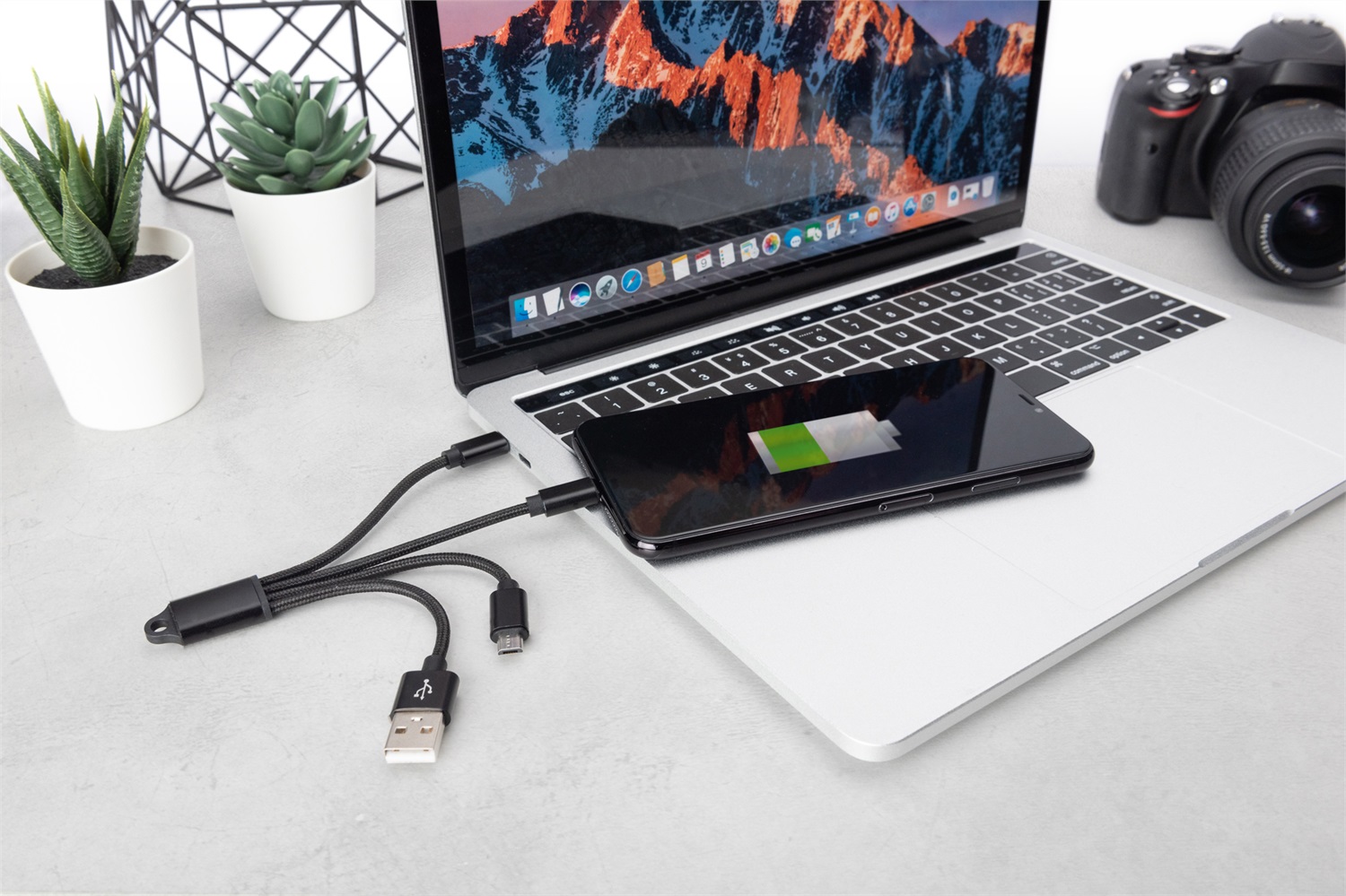 Digitus Cavo di ricarica 3 in 1 - USB-A, Lightning, Micro USB, USB-C, Nero, 0,15 m