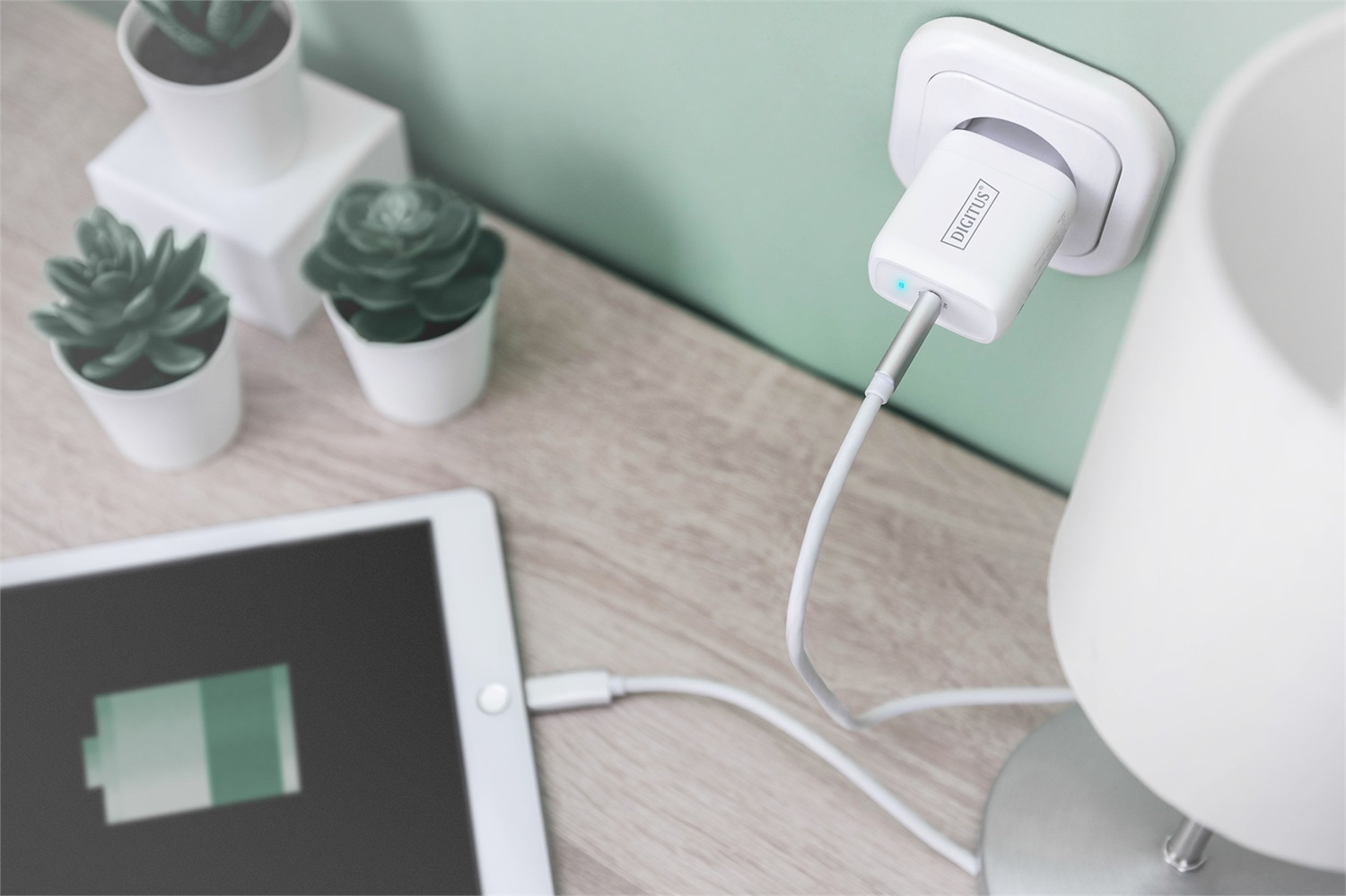 Digitus DA-10196 Adattatore di Ricarica Universale USB-C 20W con Power Delivery (PD 3.0) - Bianco