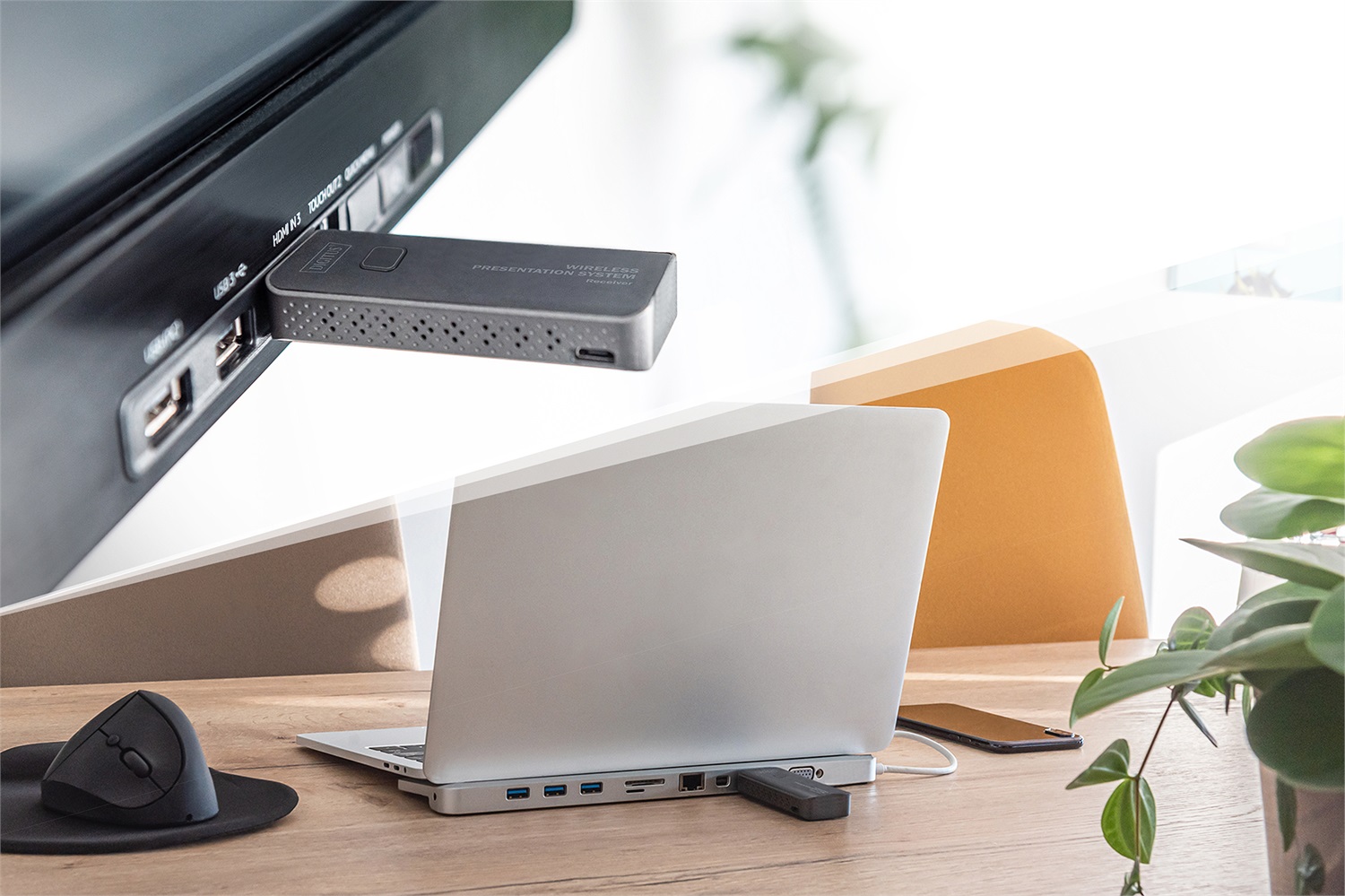 Digitus Click & Present Mini - Sistema di Presentazione Wireless [DS-55319] - Trasmettitore e Ricevitore AV, Risoluzione 1920x1080, Distanza 50m, Plug & Play