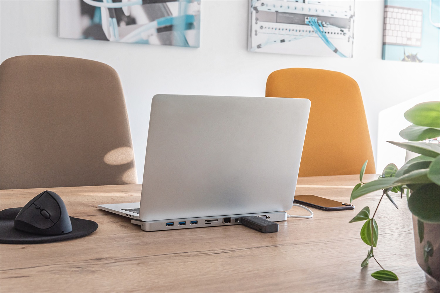 Digitus Trasmettitore HDMI Wireless per Click & Present Mini - Plug & Play - Modello DS-55320