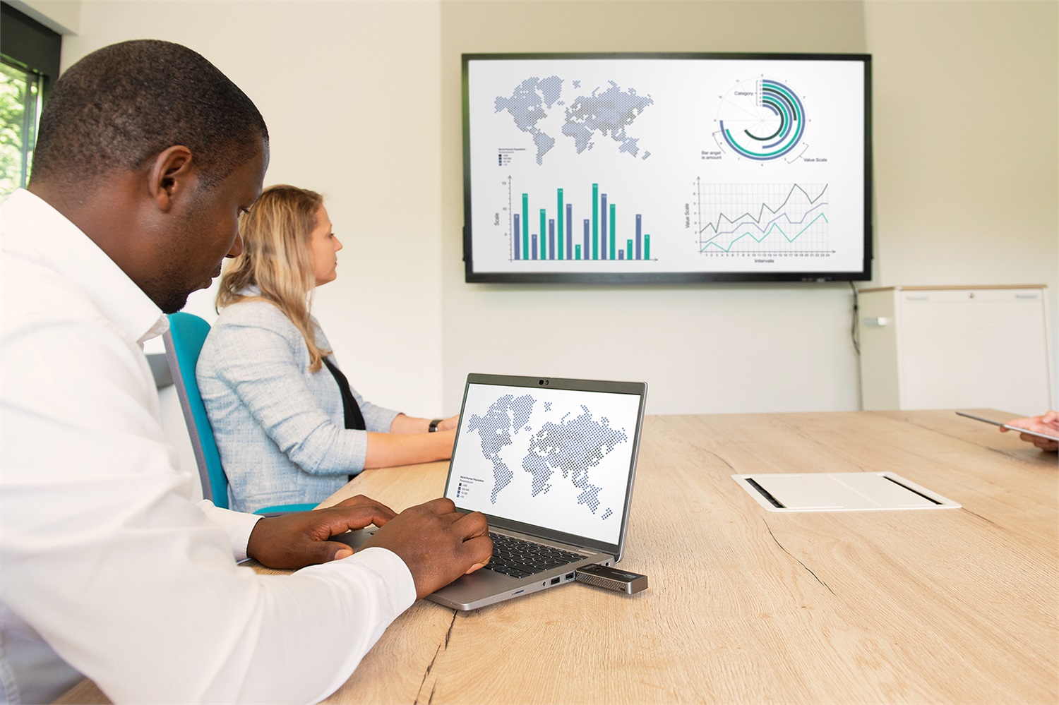 Digitus Trasmettitore HDMI Wireless per Click & Present Mini - Plug & Play - Modello DS-55320