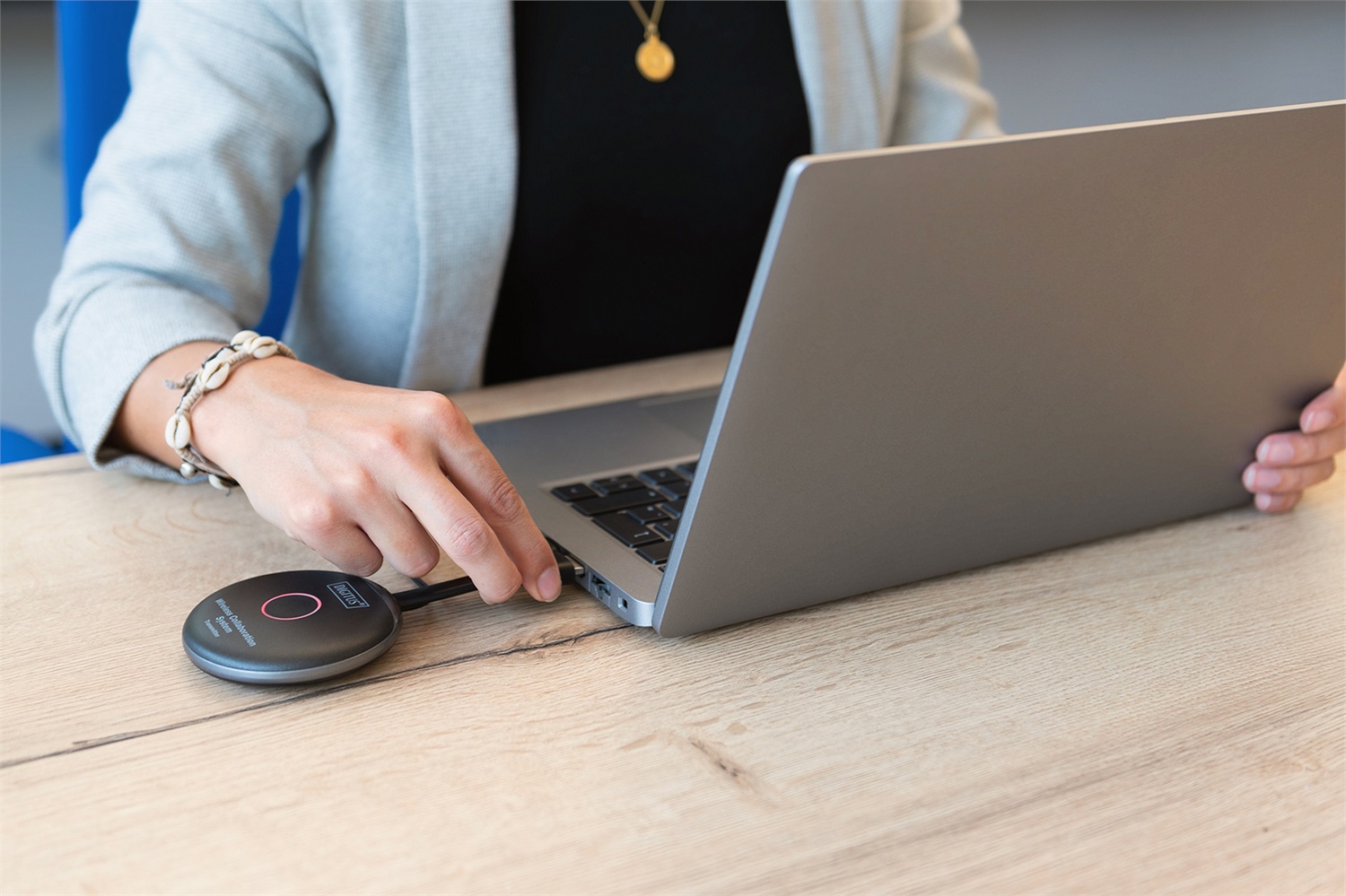 Digitus Click & Present Pro - Trasmettitore HDMI Wireless - Risoluzione 1920x1080, Distanza 50m, Nessun Driver Necessario