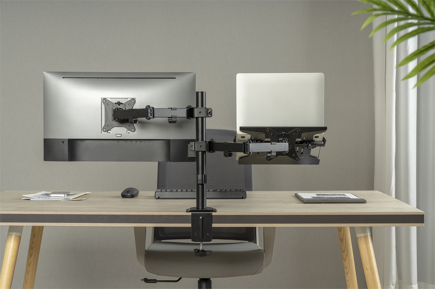 Digitus Supporto per Monitor e Notebook - Fino a 32 Pollici, VESA 75x75/100x100, Nero