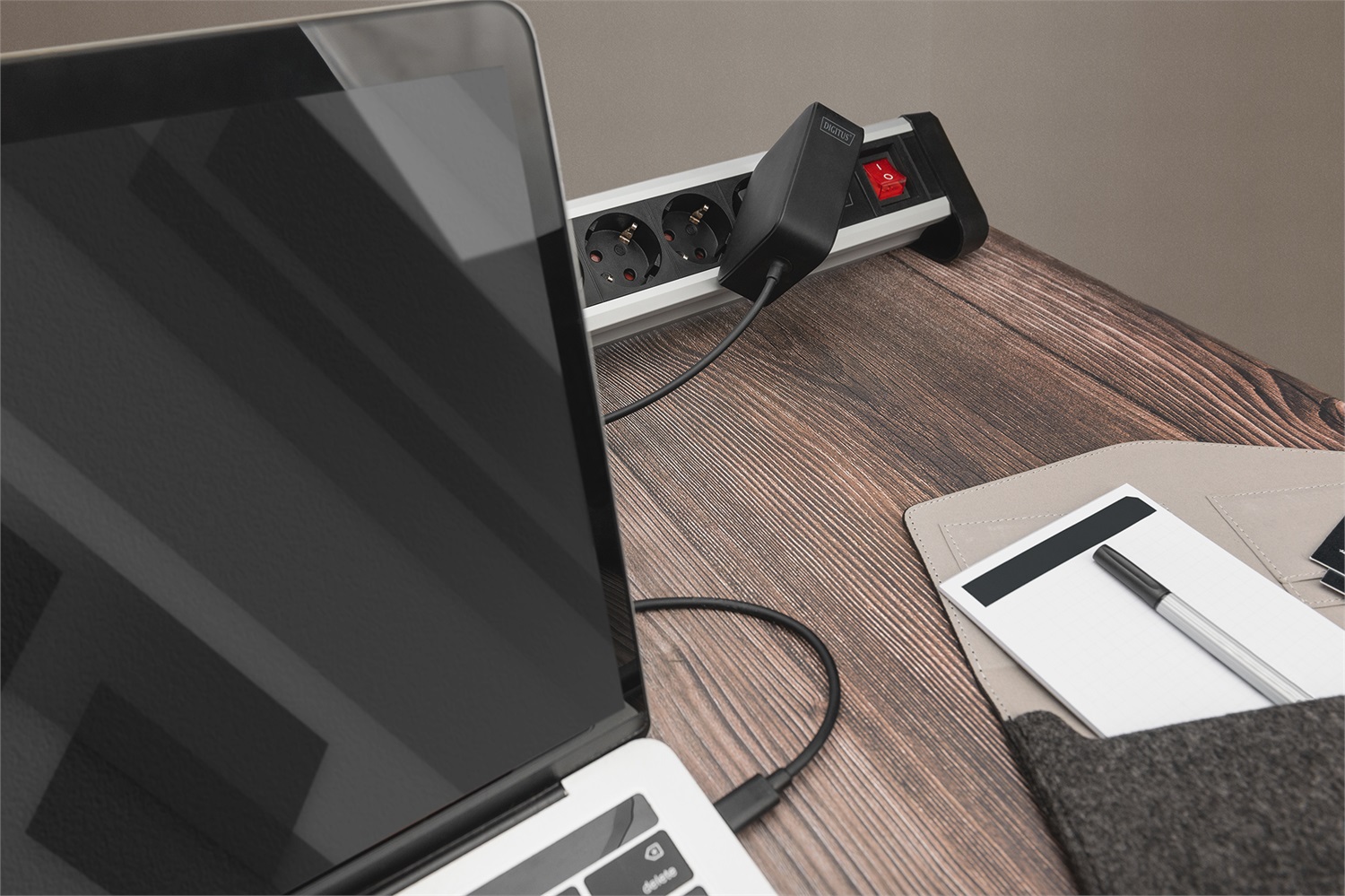 DIGITUS Caricatore USB-C 100W GaN per Notebook, Power Delivery 3.0, Cavo 1.2m, Compatibile con Smartphone e Tablet, Nero