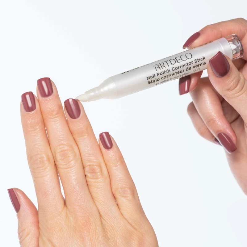 ARTDECO Nail Polish Corrector Stick 4.5 ml - Correttore per smalto con aroma di albicocca, senza acetone