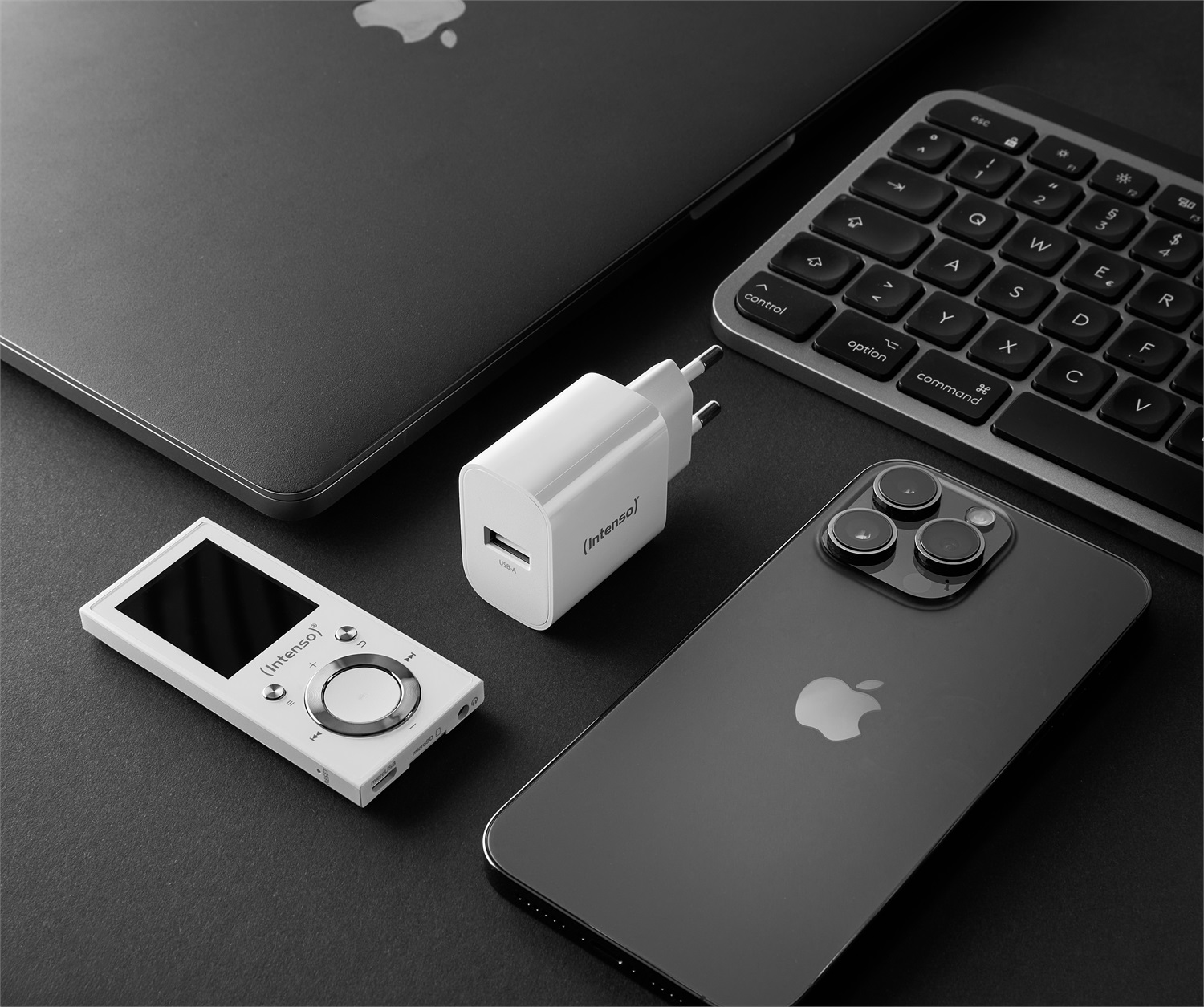 Intenso W5A Alimentatore di rete 5W con USB-A Bianco per smartphone e dispositivi USB