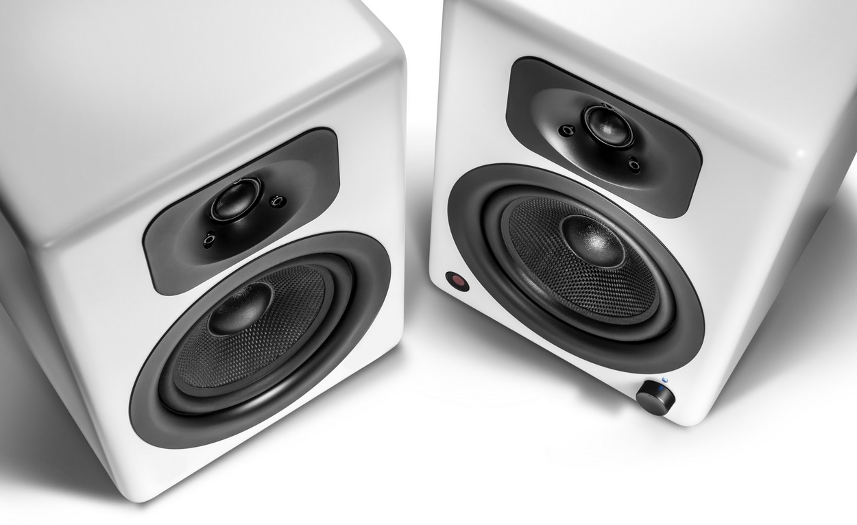 Wavemaster Two Neo 2.0 BT - Sistema di Altoparlanti da Scaffale 60 W con Bluetooth, Collegamenti Digitali e Telecomando a Infrarossi - Bianco Opaco