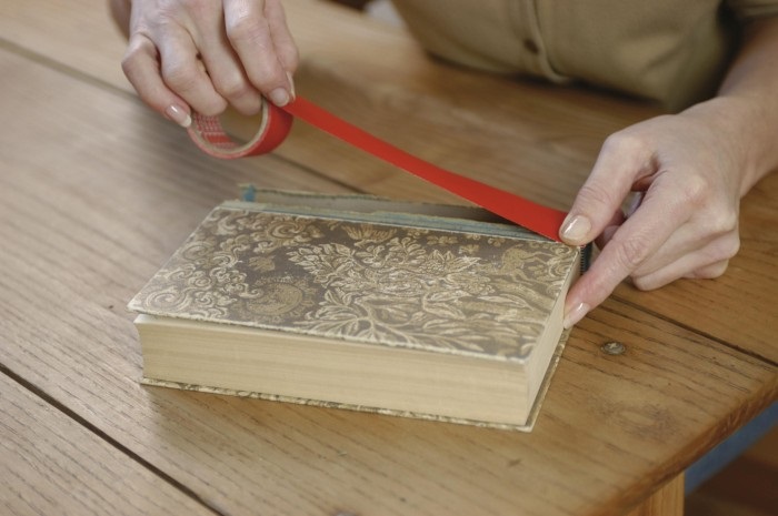 Tesa Nastro Adesivo Telato Extra Power® Perfect 19 mm x 2,75 m Rosso - Alta Resistenza e Versatilità