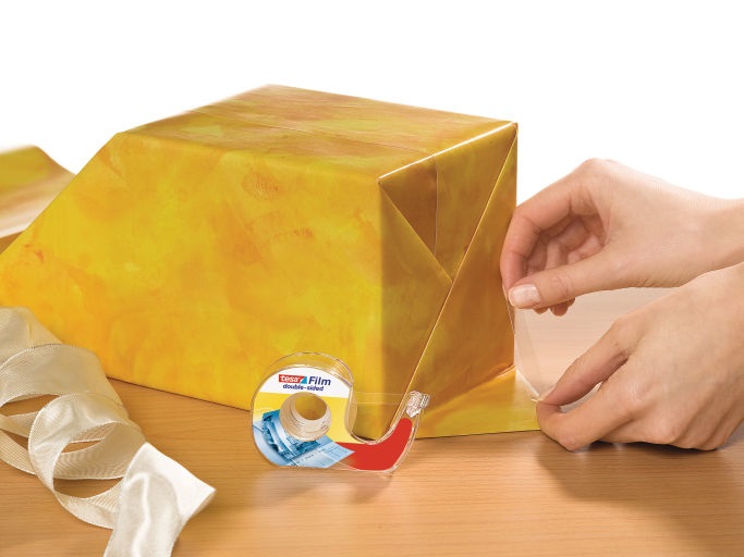 TESA Nastro Biadesivo Tesafilm® 12 mm x 7,5 m Trasparente - Dispenser a Chiocciola con Lama in Metallo