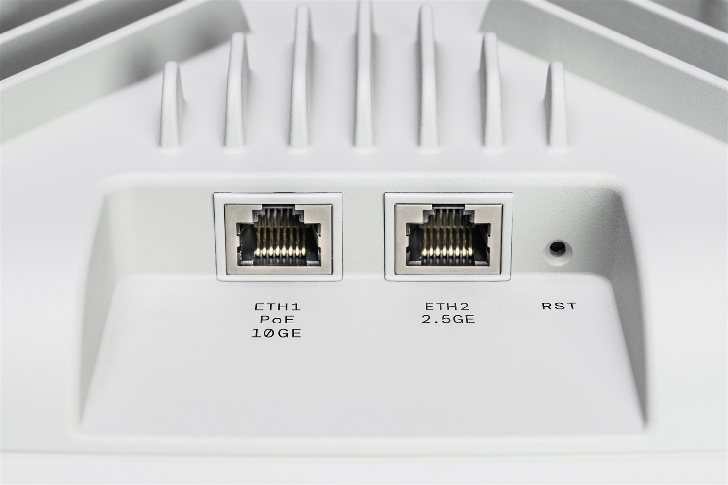LANCOM Systems LX-7300 Access Point Wi-Fi 7, 9300 Mbit/s, 2.4/5/6 GHz, Supporto Power over Ethernet (PoE)