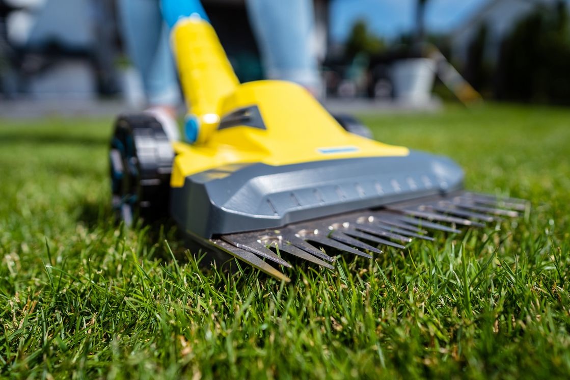 GLORIA FineCut Tagliabordi e Tosaerba a Batteria 18V - Larghezza di Taglio 25cm, Impugnatura Inclinabile, Include Batteria BOSCH 18V/2,5 Ah