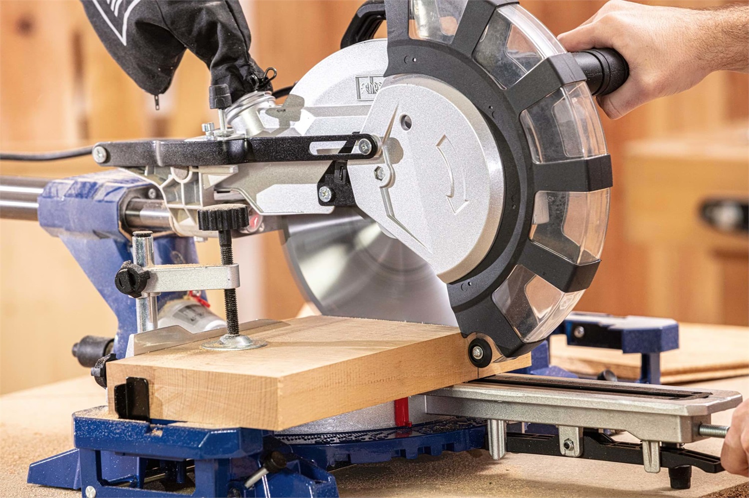 Scheppach HM254SPX Troncatrice Radiale 2200 W 7000 Giri/min ø 255 mm